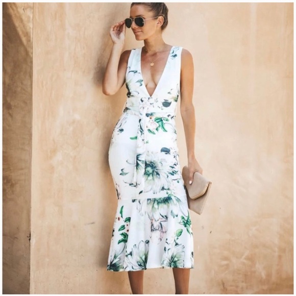 NWT Selfie Leslie White Chrysanthemum Floral Formal Midi Dress - Picture 2 of 9